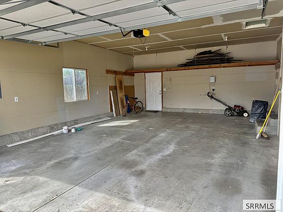 3rd image of 534 S Holladay Dr