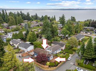 13950 Blackburn Ave, White Rock, BC V4B2Z5