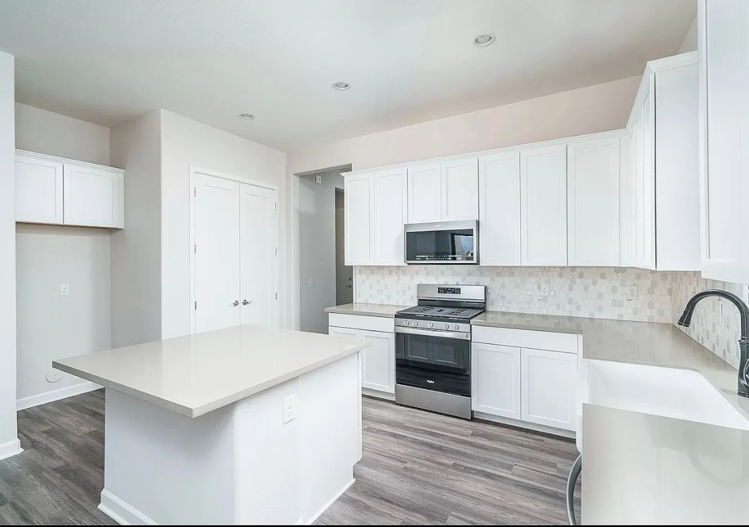 Stunning 4 Bedroom/3 Bath Single Level Home In Estrella Mountain Ranch Community! Newly Built Home! — Photo 4