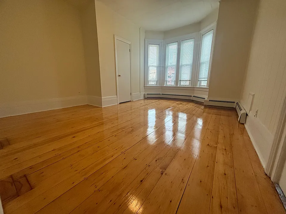 48 Florence St #4