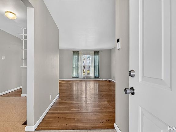 3rd image of 10998 Whitbyhall Dr