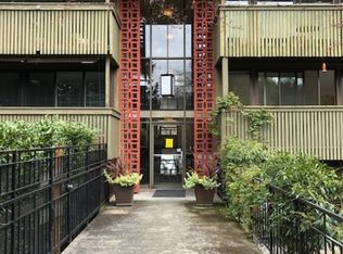 1616 41st Ave E APT 303, Seattle, WA 98112