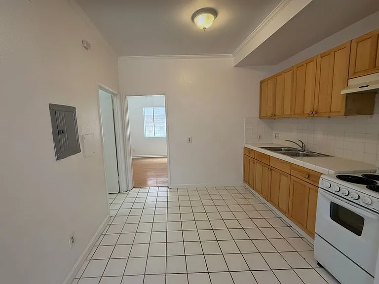 1816 N Gramercy Pl #104 — Photo 10