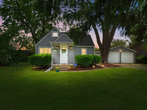 7507 Cedar Dr, Wonder Lake, IL 60097