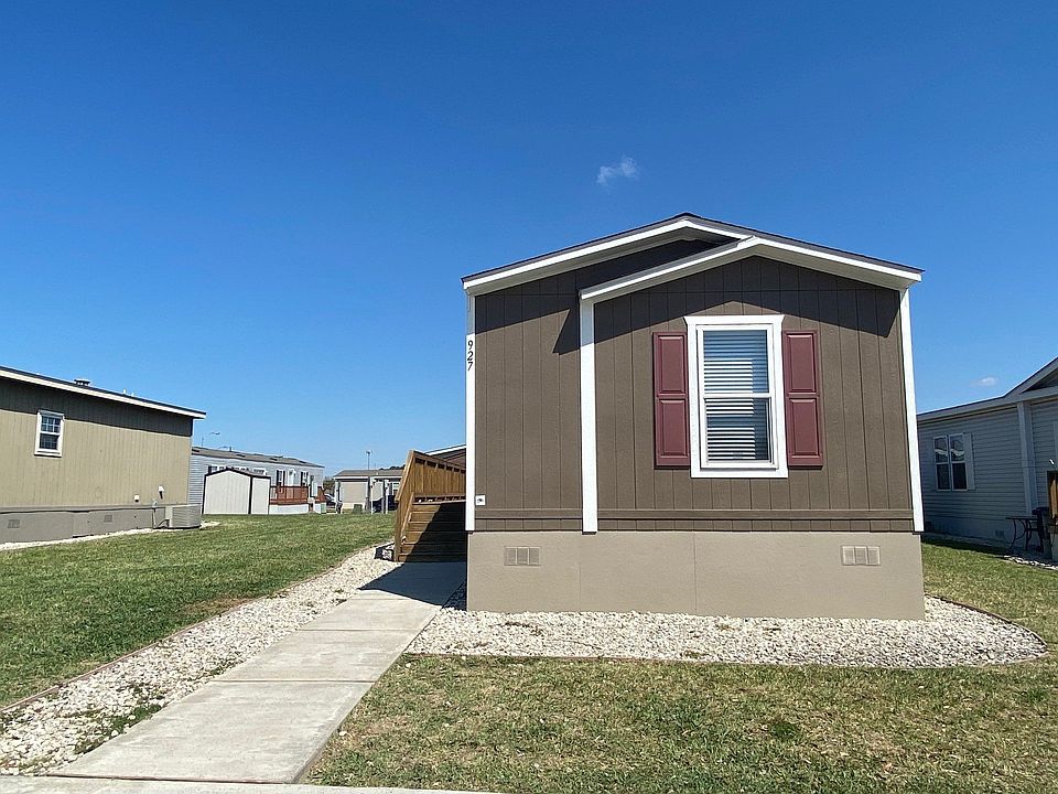 1st image of 920 Century Plaza Dr #27