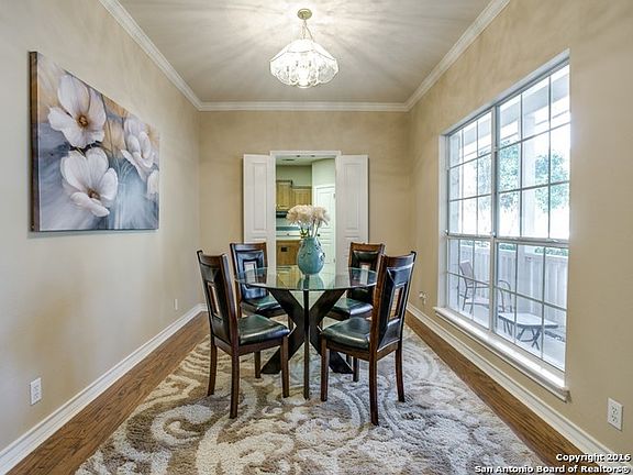 5th image of 570 Hidden Oaks Dr