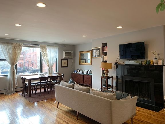 2nd image of 182 De Graw St #2