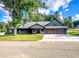435 Fairlane St, Harrison, MI