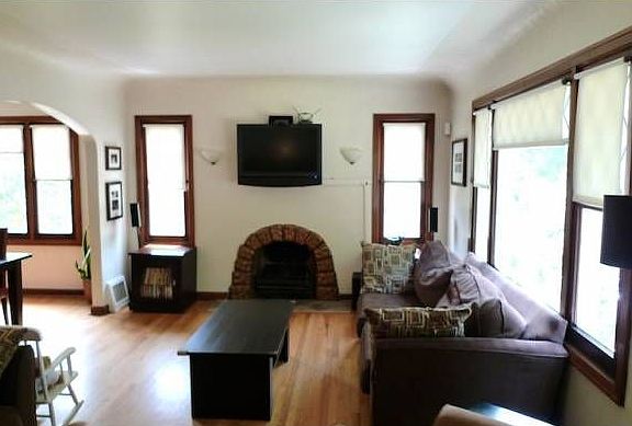 2nd image of 2545 S Green St