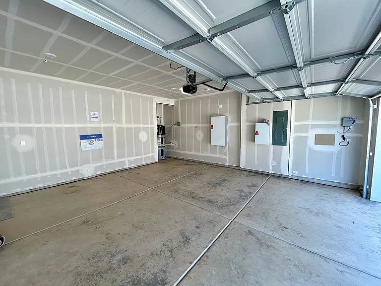4456 Bellaire Ave — Photo 23