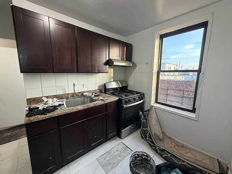 1115 Willmohr St #6 — Photo 8