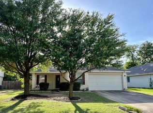 109 Easy St, Hutto, TX 78634