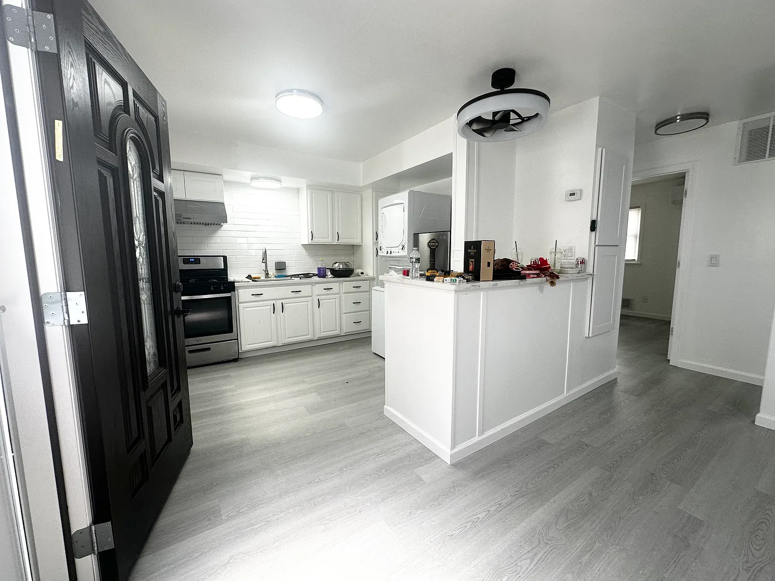 2 bed, 800 sqft, $2,500 — Photo 2