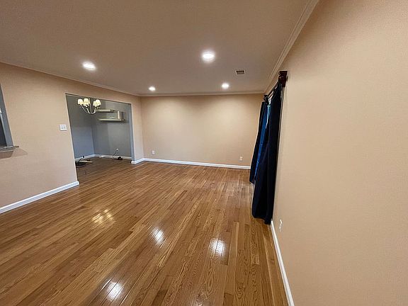 4th image of 125 Forest Ave APT 2102