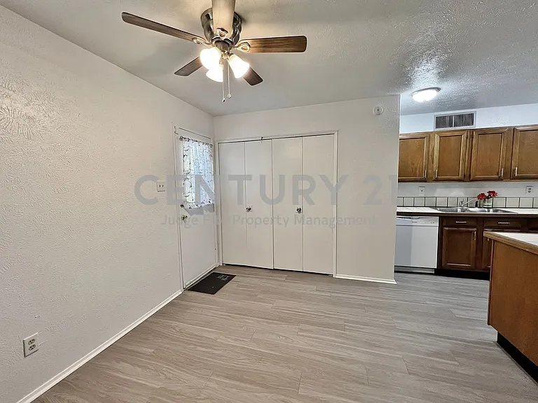 7127 Winterberry Dr — Photo 15