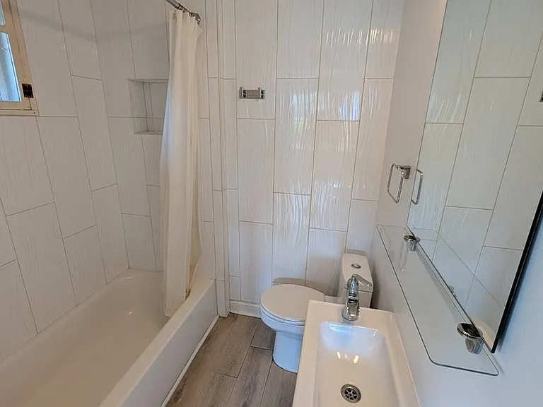 2562 Loma Linda St #R — Photo 14
