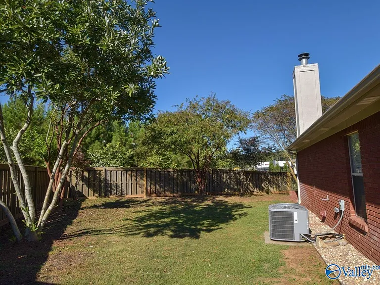118 Canterbury Dr — Photo 18