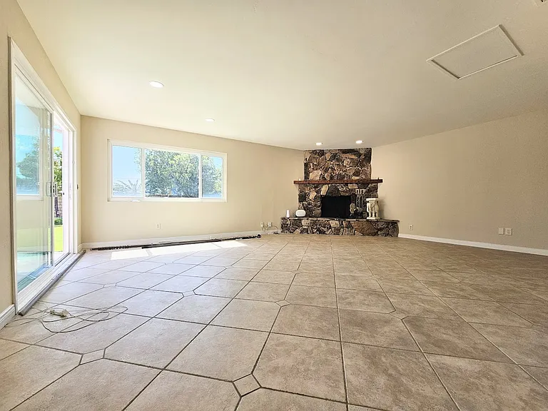 5424 Lodi St — Photo 20
