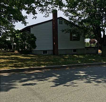 3rd image of 21 Palm St