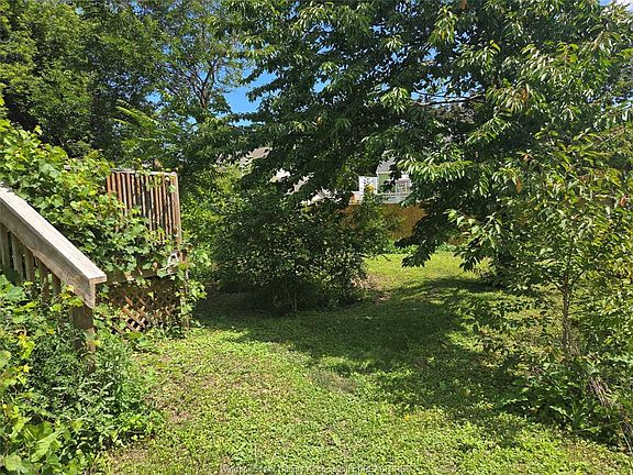 4th image of 782 Kember Ave