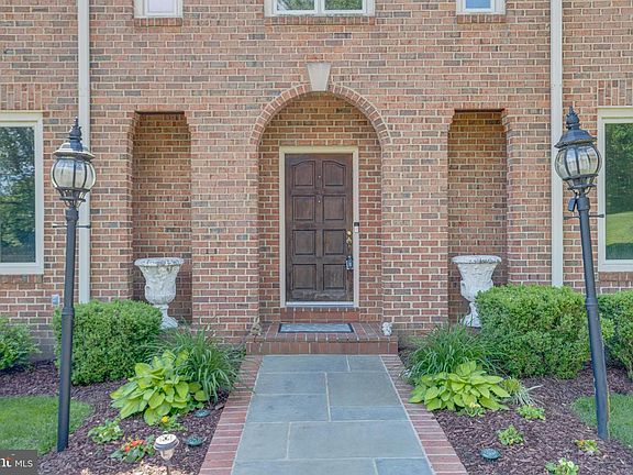 4th image of 30 Piney Meetinghouse Ct