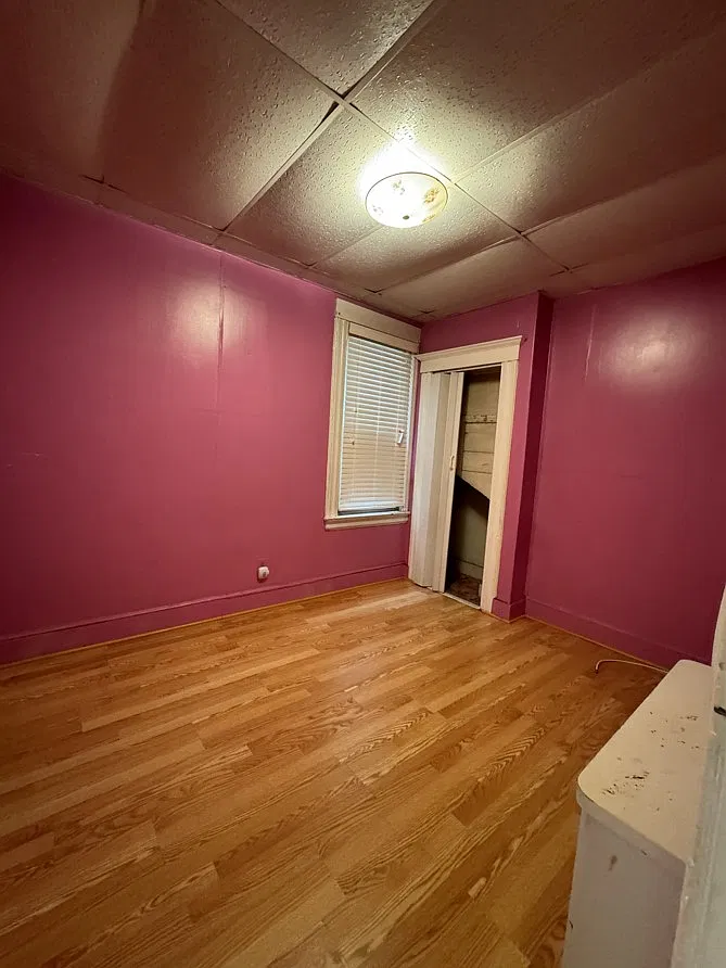 140 Bidwell Ave — Photo 2