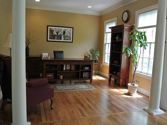 2nd image of 111 Kilkenny Ct