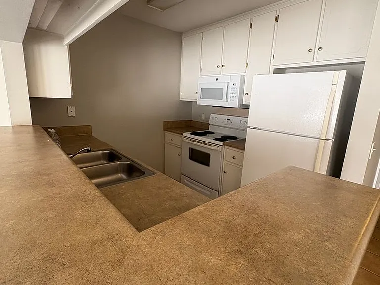 165 N Springview Dr — Photo 10