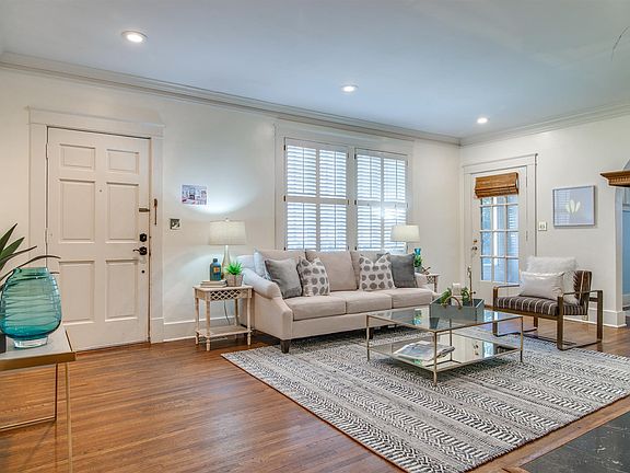 5th image of 223 Woodmont Cir
