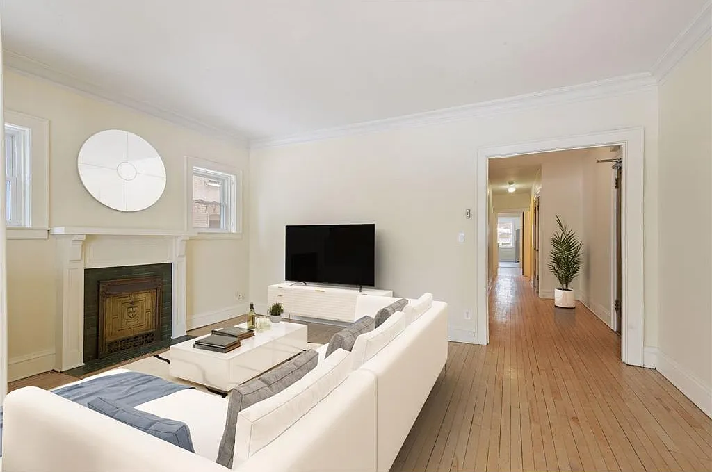 2 bed, 1.0 bath, 1340 sqft, $1,995 — Photo 2