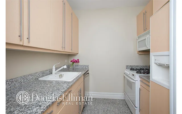 Sold by Douglas Elliman | media 8