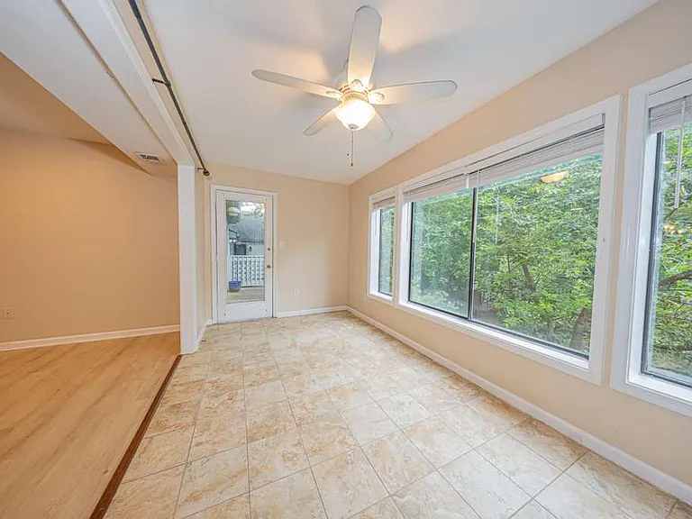 2218 Hunters Run Dr — Photo 8