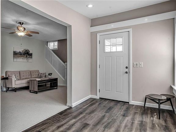 4th image of 110 Sheffield Ave