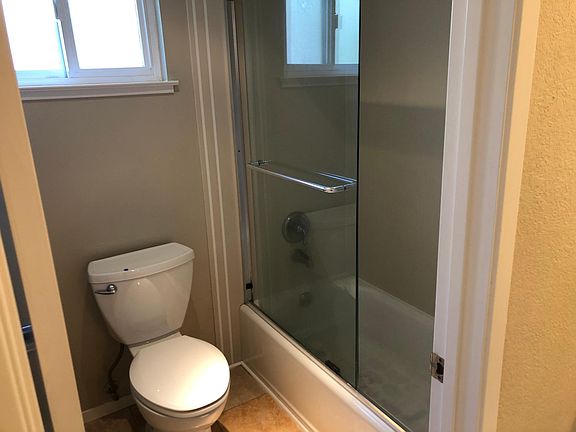 3rd image of 1166 Shoreline Dr