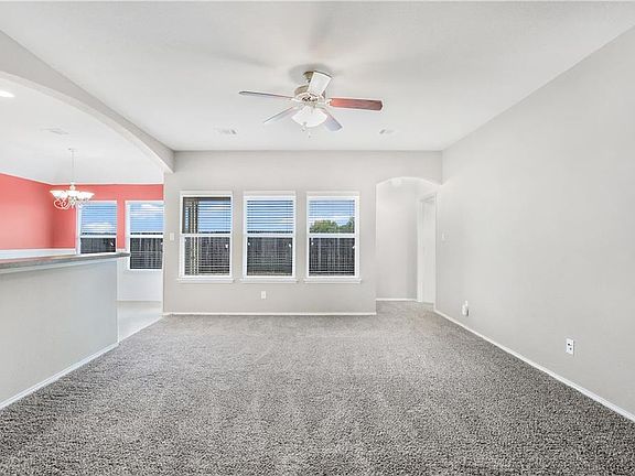 3rd image of 277 Kennedy Dr