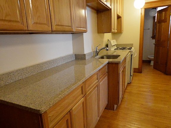 5th image of 848 W Waveland Ave APT 1