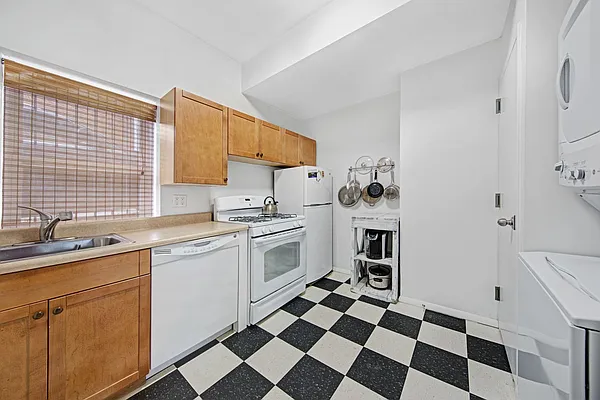 Rented by Compass | media 14