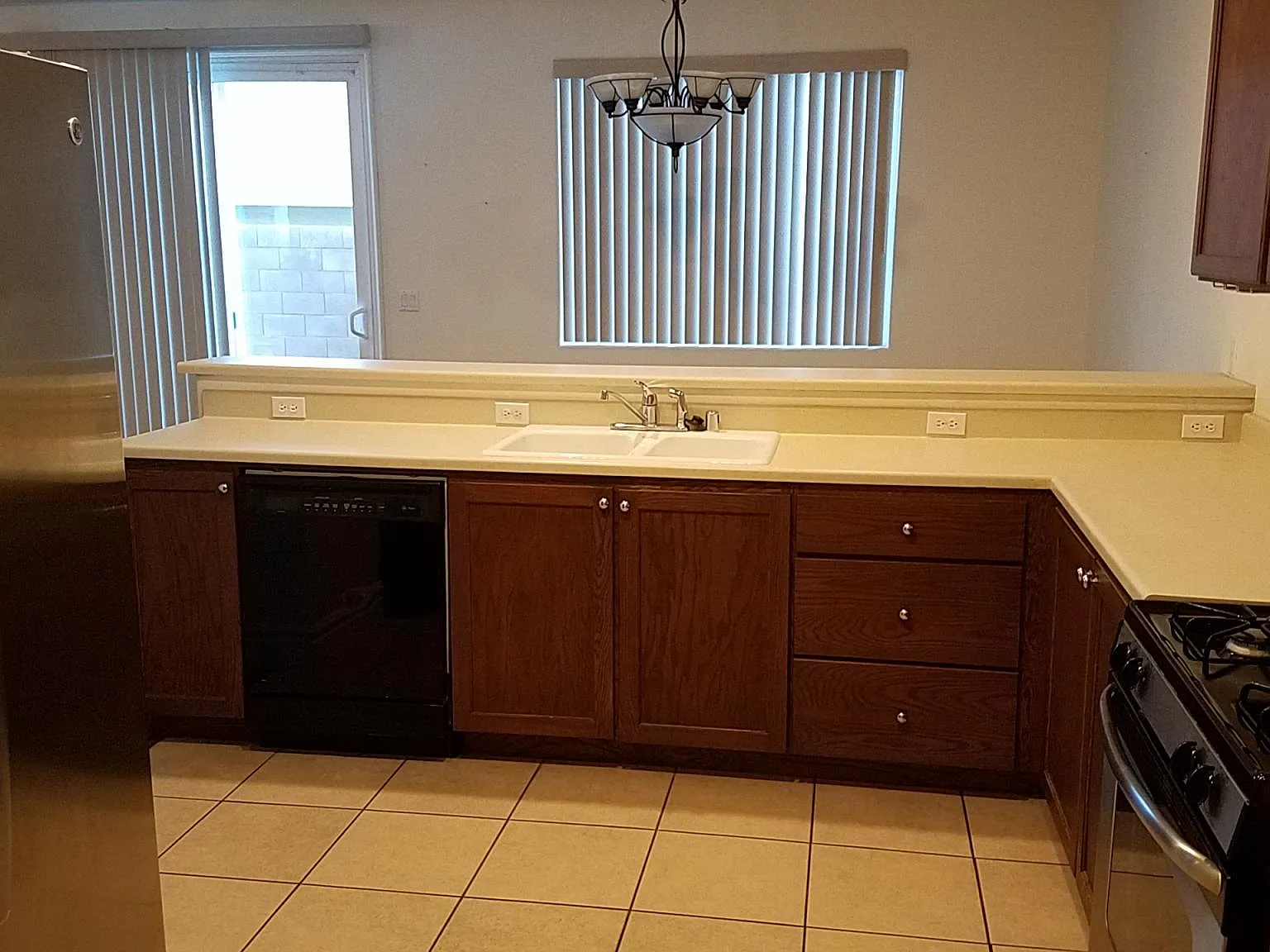 9692 Ziegler Ave — Photo 3