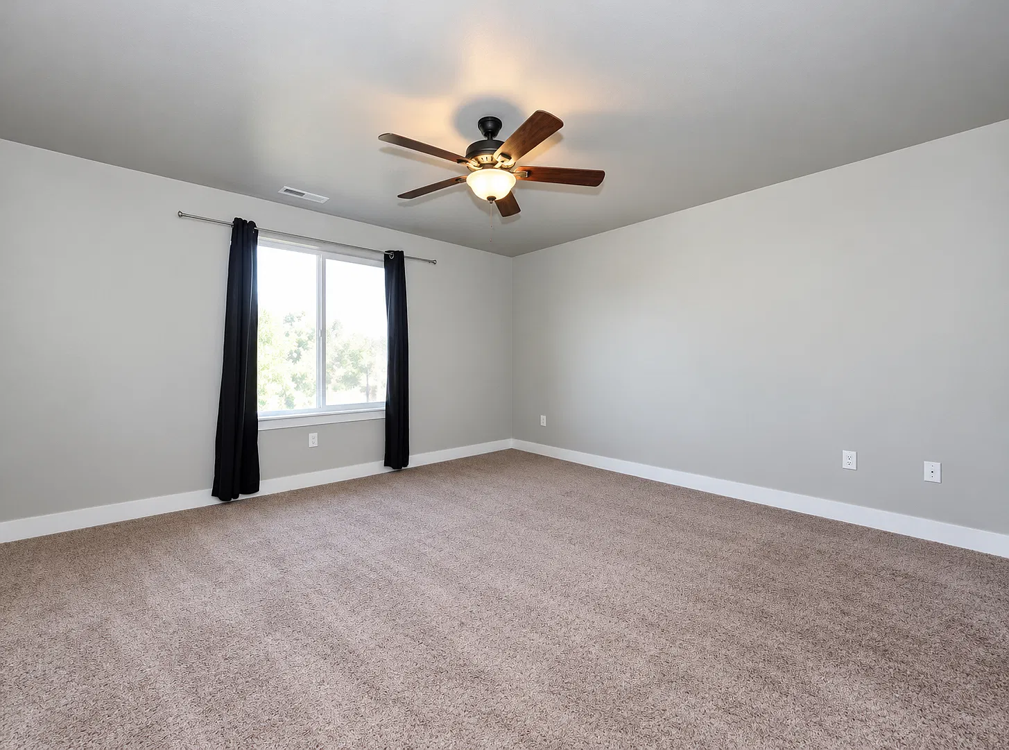 S Cedar Valley Dr, Riverton — Photo 1
