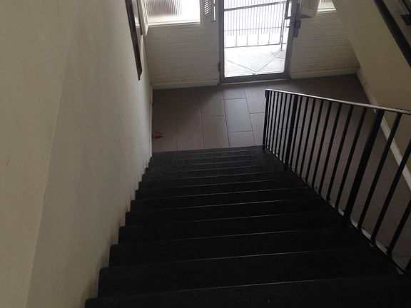 5th image of 2701 Sacramento Street # 8 Top Flr