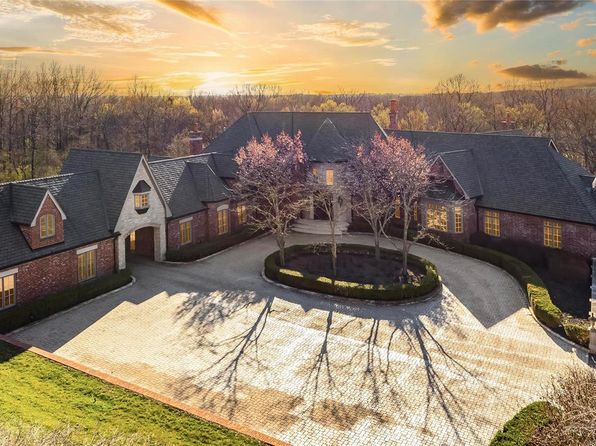 1290 Dry Ridge Rd, Saint Louis, MO 63131