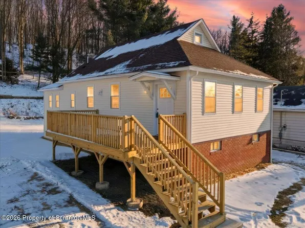 108 Fulton St, Carbondale, PA 18407