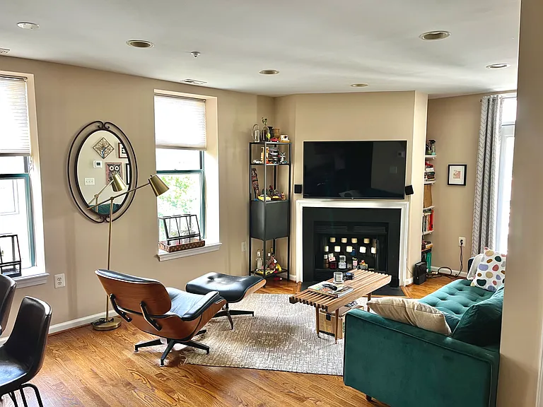 2627 Adams Mill Rd NW #401 — Photo 2