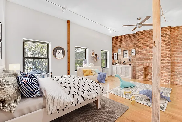 Rented by Nomad Property Group, LLC | media 11