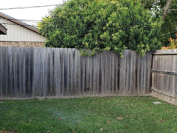 5th image of 805 Lexington Dr #B