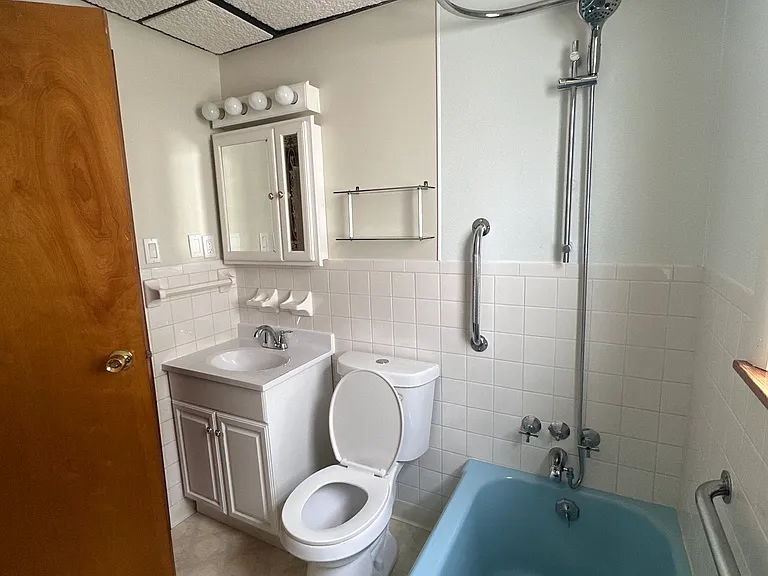 305 S Ogden St — Photo 15