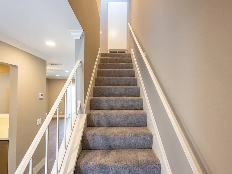 111 Abbeywood Ln — Photo 11