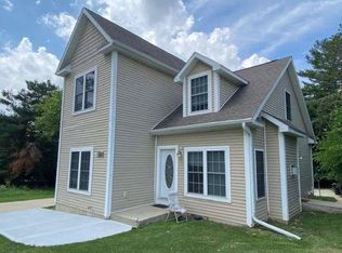 422 N Tratt St, Whitewater, WI 53190