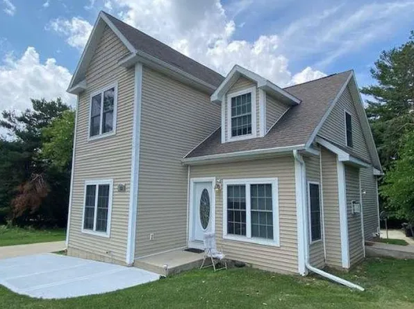 422 N Tratt St, Whitewater, WI 53190