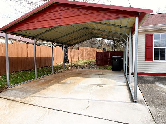 4th image of 3234 Deer Lake Dr